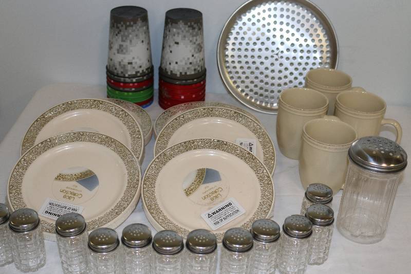 lot 6858 image: Kitchen Lot - Salt Pepper Shakers, Plastic Plates