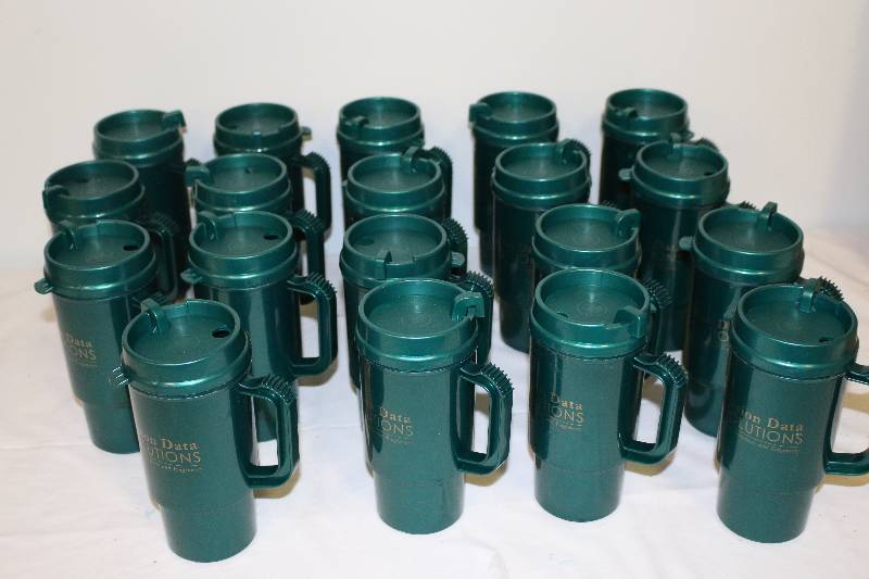 lot 6853 image: 19 Travel Mugs with Lids - Insulated