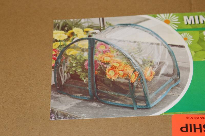 lot 6864 image: Mini Balcony Greenhouse