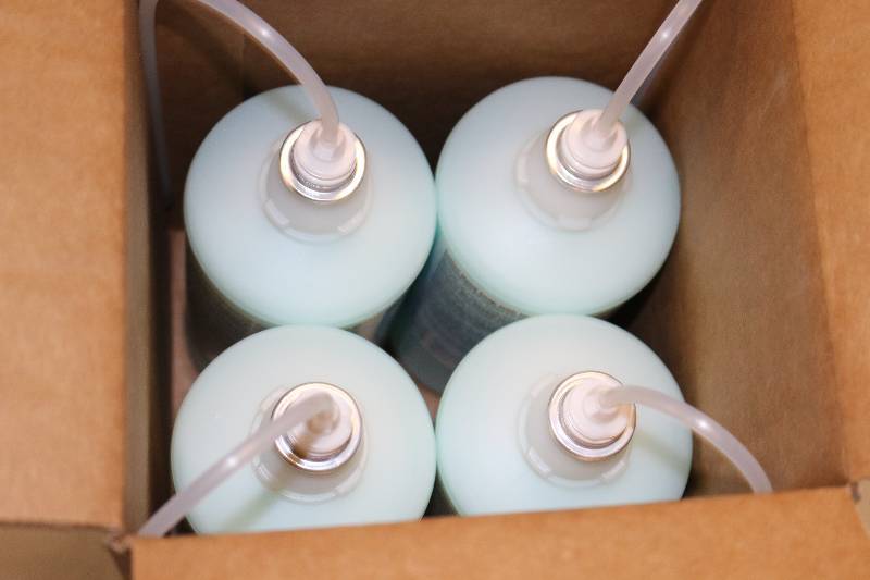 lot 6877 image: 4 - 800 ML Soap Refill Bottle OneShot Brand