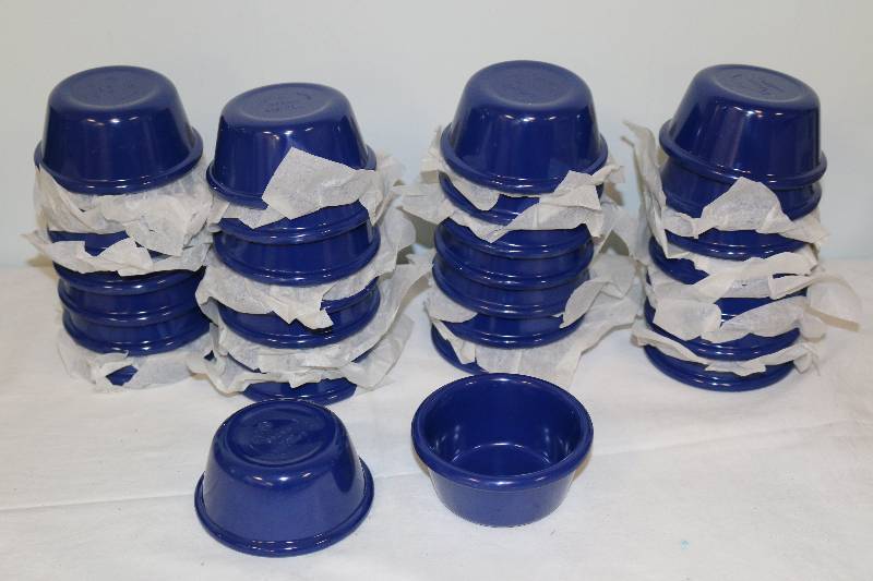 lot 6882 image: 30 Smooth Ramekins BLUE by Carlisle - 6 ounces