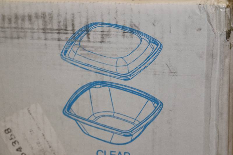 lot 6894 image: 300 Clear Bowls wLids 32 ounce Containers
