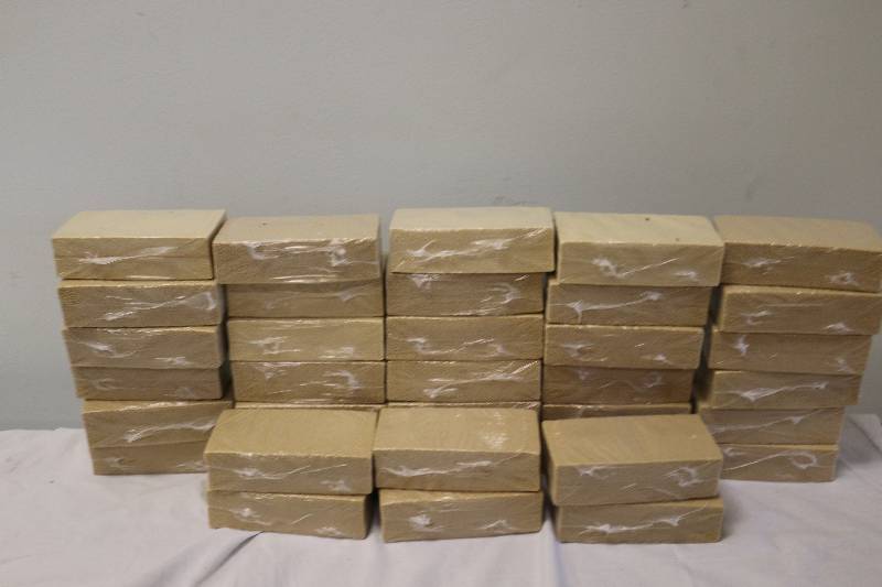 lot 6896 image: 36 Dry Cleaning Sponges - ServiceMaster