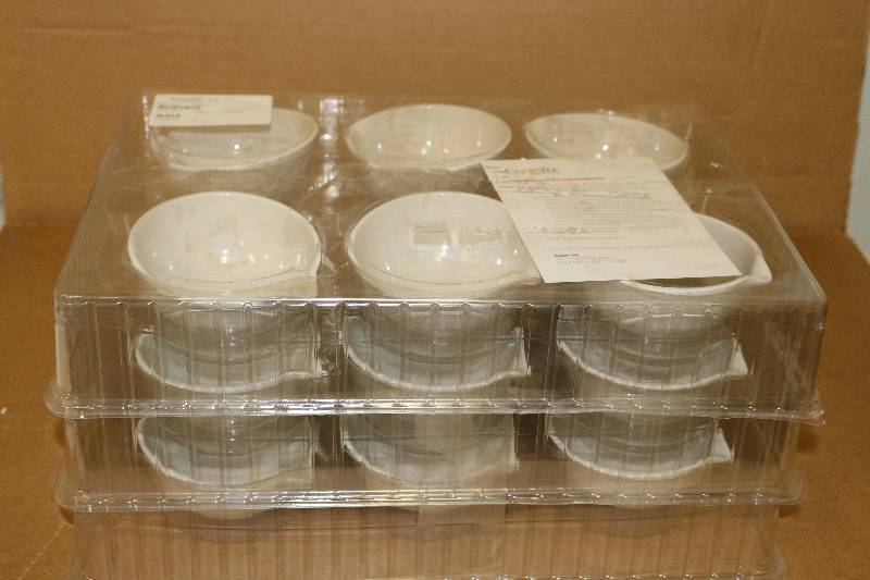 lot 6908 image: 18 Porcelain Ceramic Evaporting Dish Coorstek