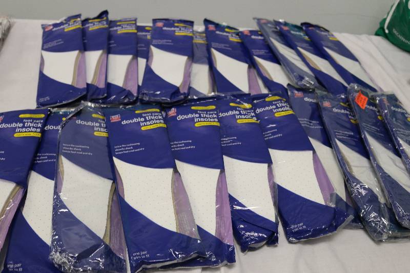 lot 6941 image: 22 Pairs Double Thick Insoles - NEW