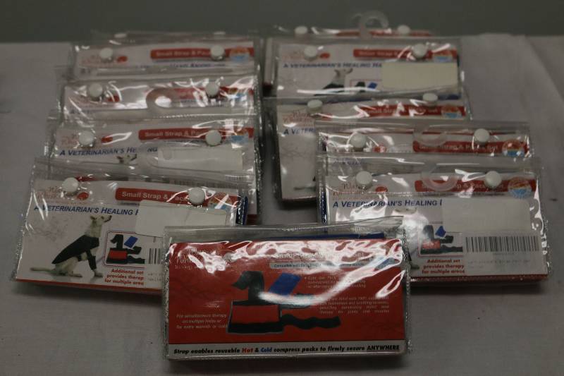 lot 6942 image: 11 Warm Whiskers Vet Healing Small Strap Packs