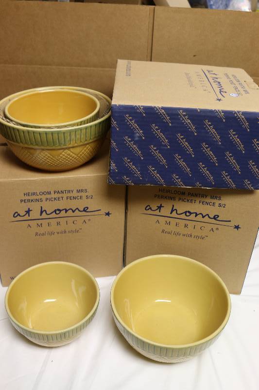 lot 6992 image: 8 Bowls - Heirloom by AtHome America