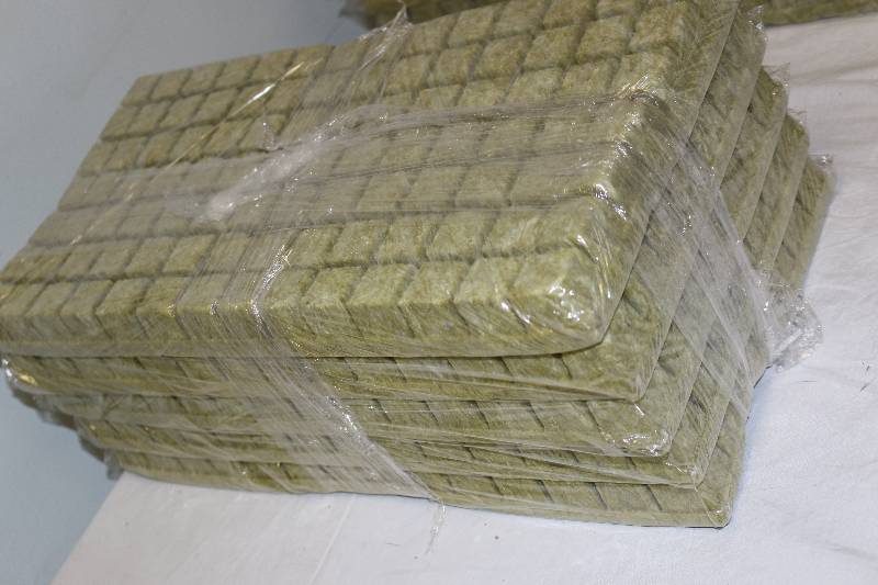 lot 6399 image: 5 Layers of ParGro Quick Drain 10 x 20