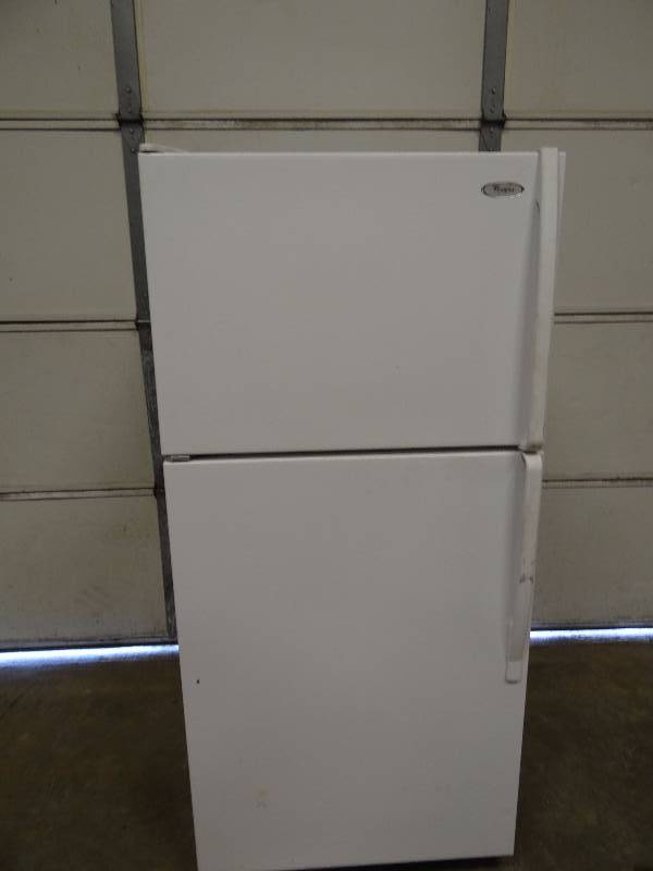 lot 375 image: Whirlpool Household FridgeFreezer Combo