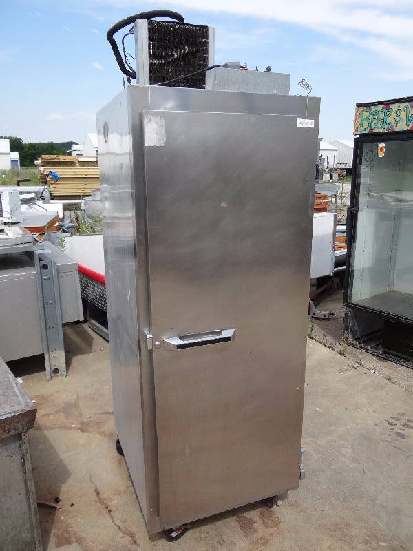 lot 601 image: Victory Single Door Reach-In Freezer