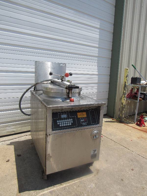 lot 614 image: BKI Pressure Fryer