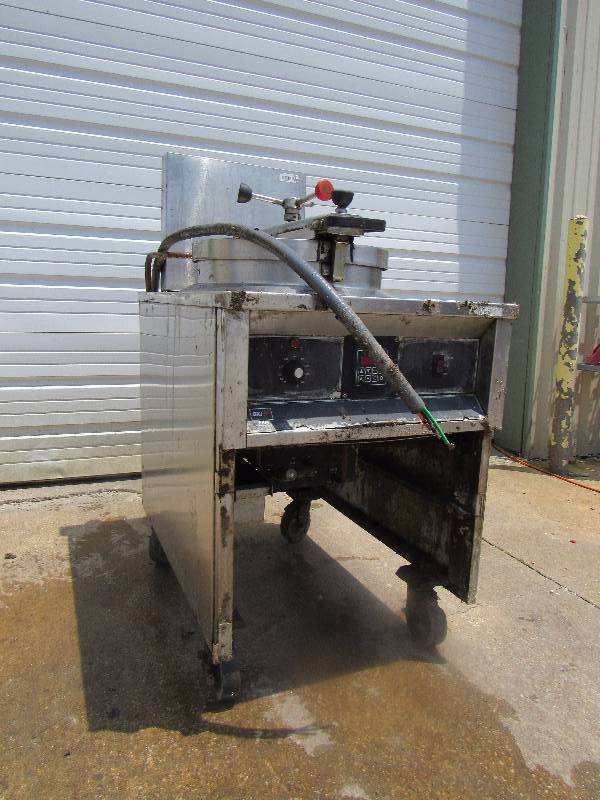 lot 612 image: BKI Pressure Fryer