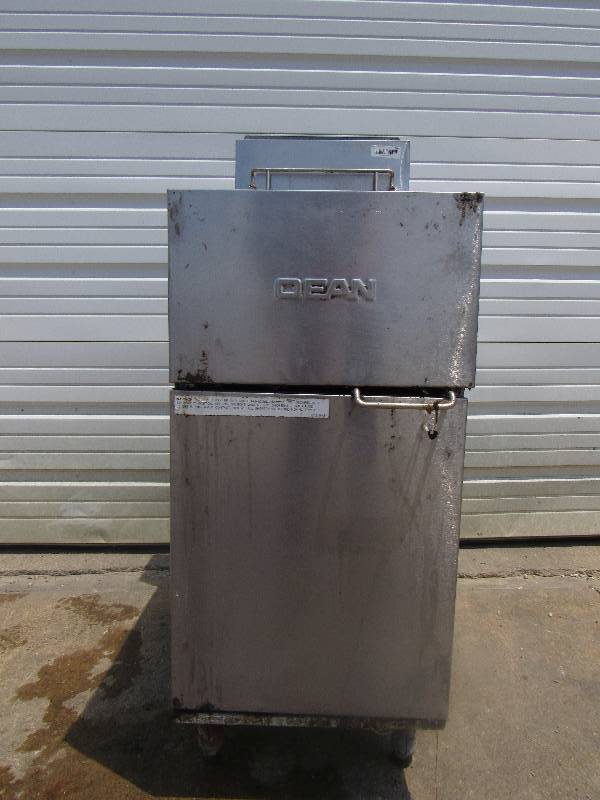 lot 613 image: Dean 45 Lb. Stainless Fryer