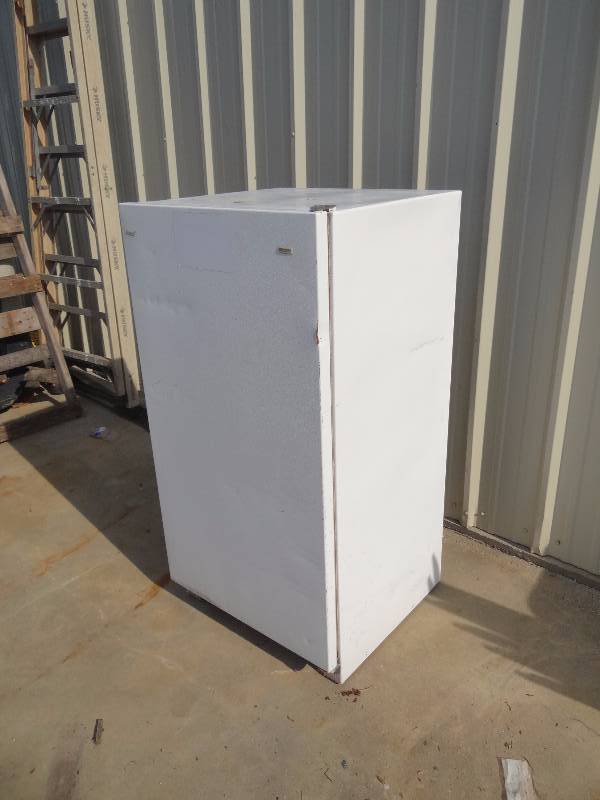 lot 740 image: Kenmore Residential Single Door Reach-In Refrigerator