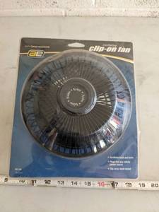 lot 860 image: Clip-On Fan