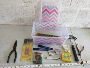 lot 875 image: Misc. Hand Tools & Tote