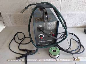 lot 876 image: Chicago Electric 90 AMP Flux Wire Welder  See Pics