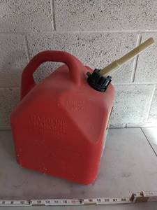 lot 879 image: 5 Gal. Gas Can