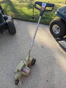 lot 888 image: Craftsman EdgerTrimmer