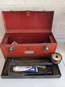 lot 902 image: Red Toolbox With Contents