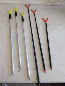 lot 912 image: (6) Fishing Rod Holders