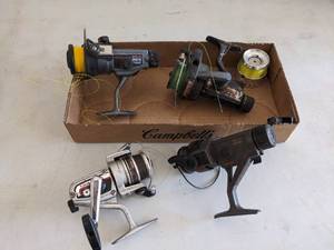 lot 914 image: (4) Spinning Reels