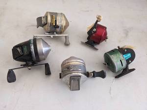 lot 917 image: (5) Fishing Reels  See Pics
