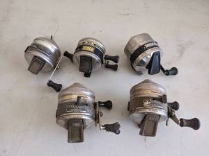 lot 918 image: (5) Fishing Reels  See Pics