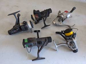 lot 920 image: (5) Spinning Fishing Reels  See Pics