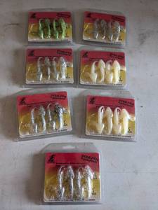 lot 945 image: New Fishing Lures  See Pics