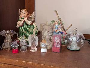 lot 569 image: Angel and Christmas Decor.