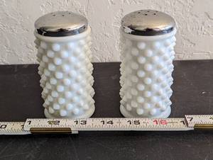 lot 605 image: Fenton Hobnail Milk Glass S&P Shakers.