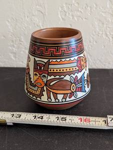 lot 609 image: Peru Pottery Dish.