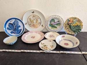 lot 614 image: Decorative Plates.