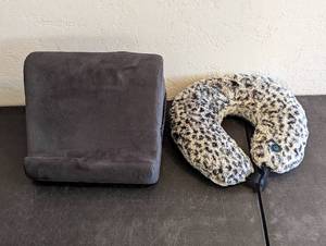 lot 617 image: Pillow Pad and Neck Pillow.