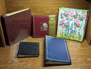 lot 625 image: Photo Albums.