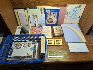 lot 632 image: Note Pads, Sticky Notes, and Basket.