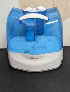 lot 653 image: Sunbeam Ultrasonic Dehumidifier.