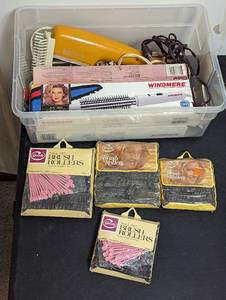 lot 661 image: Brush Rollers and Curling Brushes.