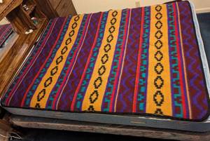 lot 672 image: Blanket.