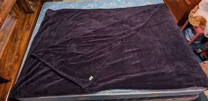 lot 674 image: Threshold Blanket.