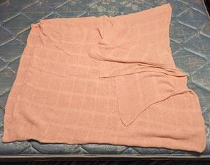 lot 676 image: Knitted Blanket.