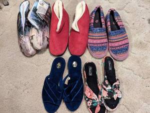 lot 724 image: Womens Shoes Size 9.