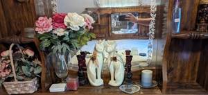 lot 731 image: Home Decor.