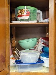 lot 794 image: Salad Spinner, Plasticware.