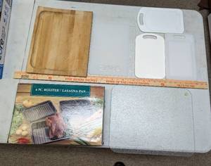 lot 815 image: Cutting Boards and 6pc RoasterLasagna Pan.