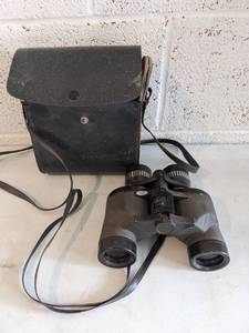 lot 957 image: Focal 7x-15x35 Binoculars