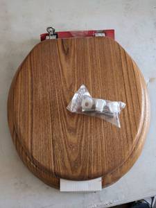 lot 969 image: New Wood Toilet Seat