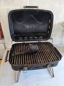 lot 982 image: Propane Grill