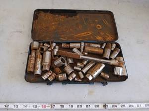 lot 1021 image: Sockets  Rusted